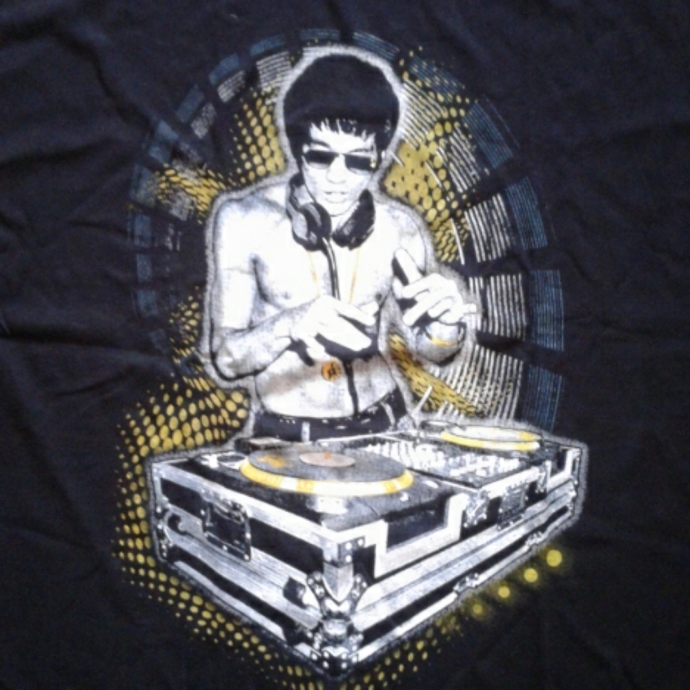 Tee Shirt - Picture 2 of 4